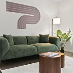 Spacious And Bright West Hollywood Pool & Gym