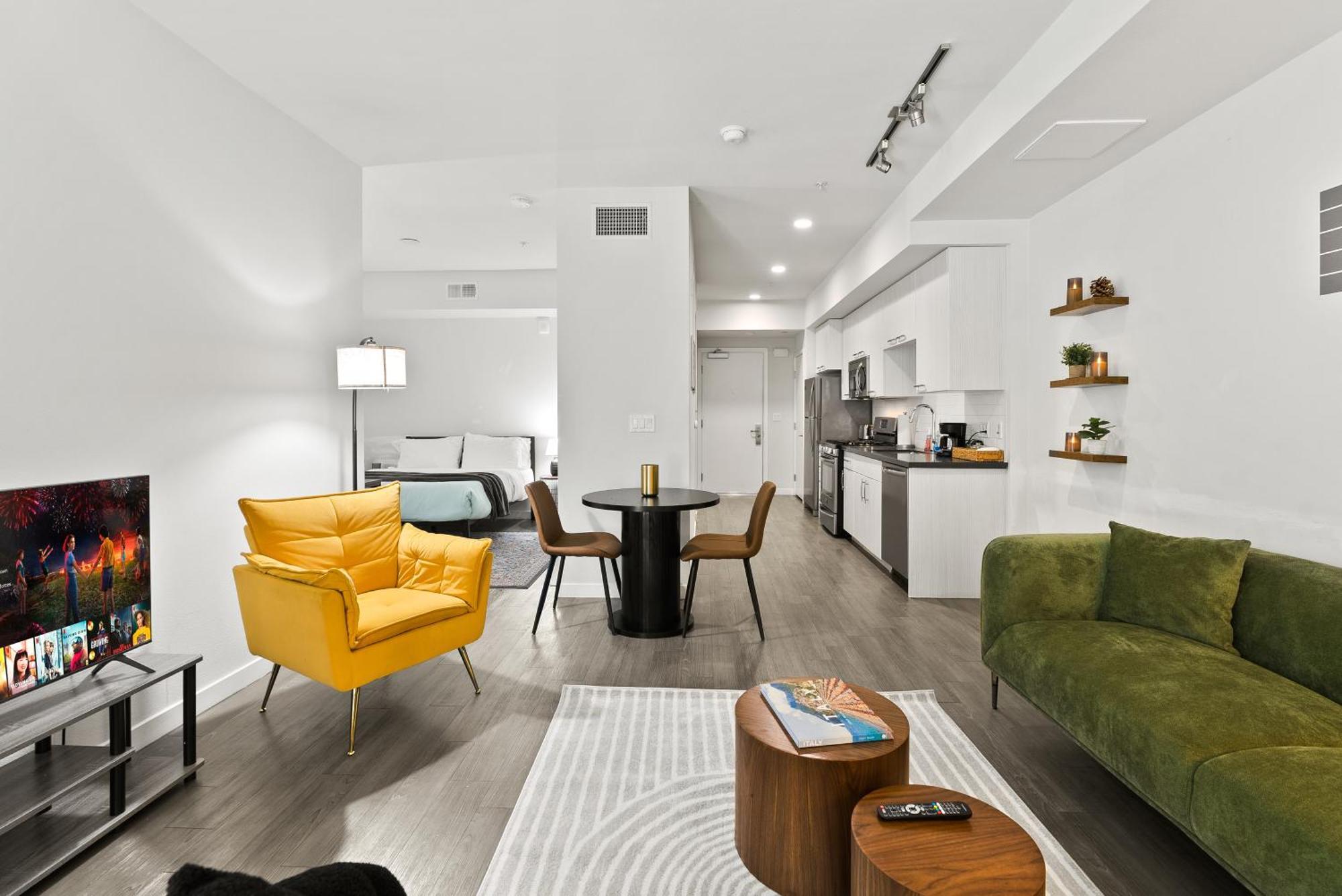 Spacious And Bright West Hollywood Pool & Gym Appartement *