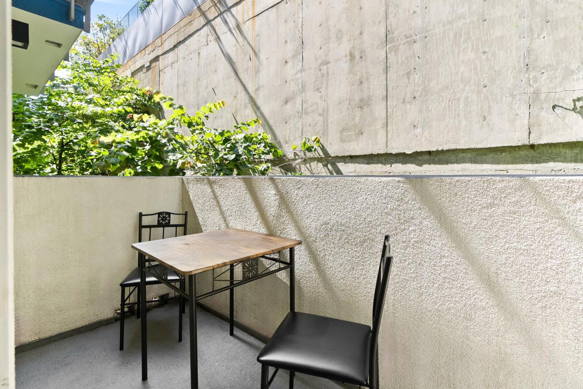 Spacious And Bright West Hollywood Pool & Gym *